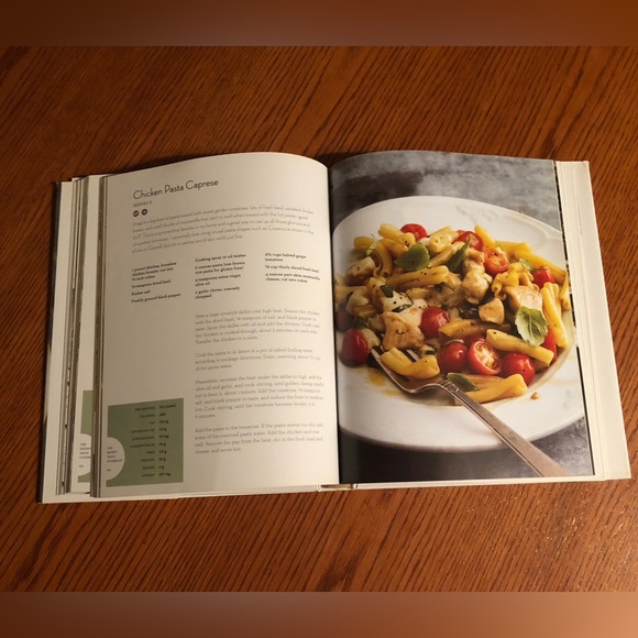 The Skinnytaste Cookbook: Light on Calories, Big on Flavour by Gina Homolka - Picture 9 of 9